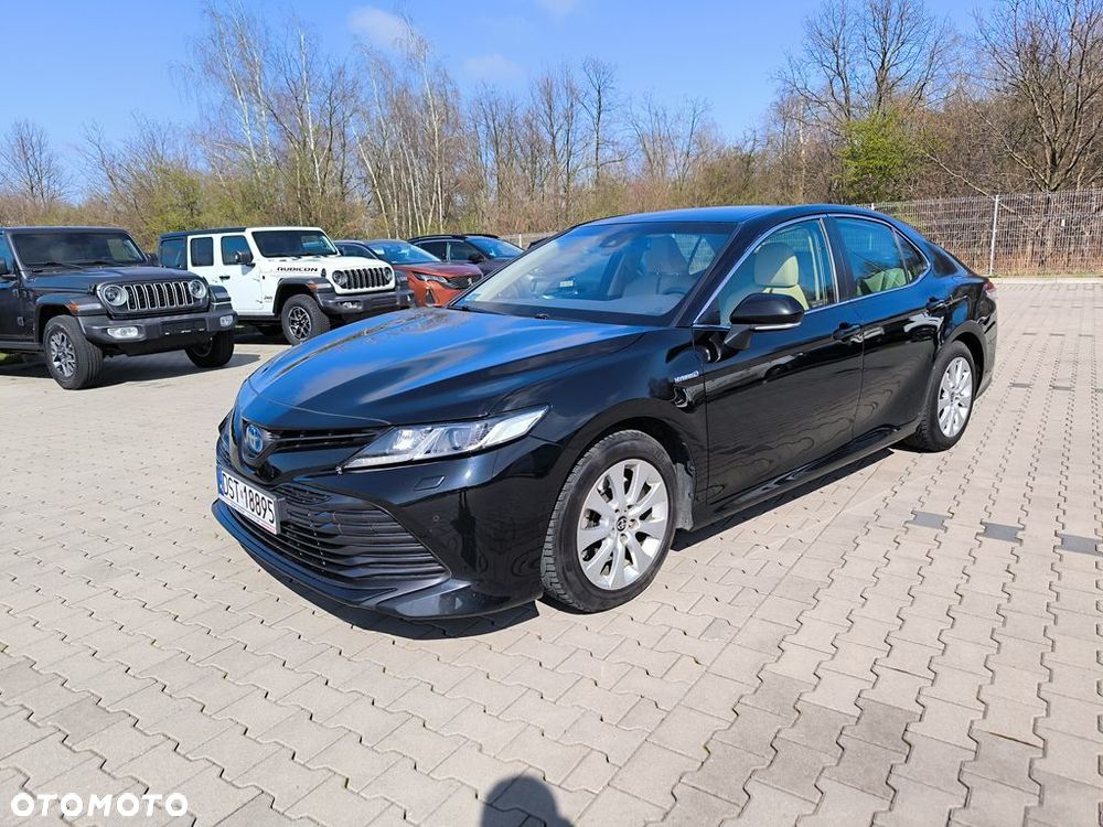 Toyota Camry - 2
