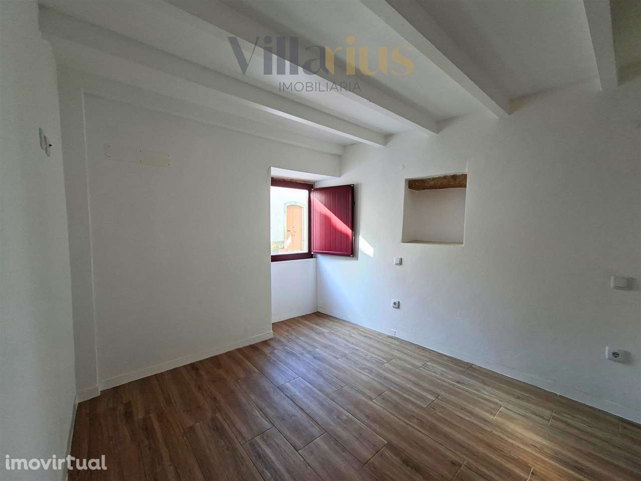 Moradia Térrea Remodelada em Tomar | 2 Quartos e Jardim - Grande imagem: 3/45