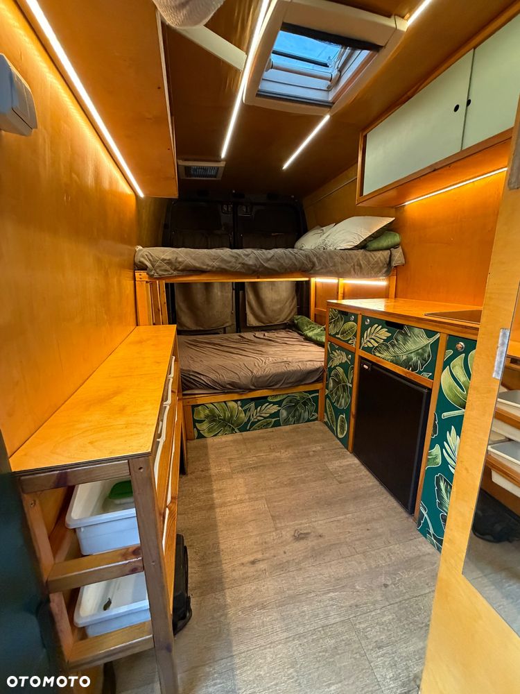 Mercedes-Benz Sprinter - 21