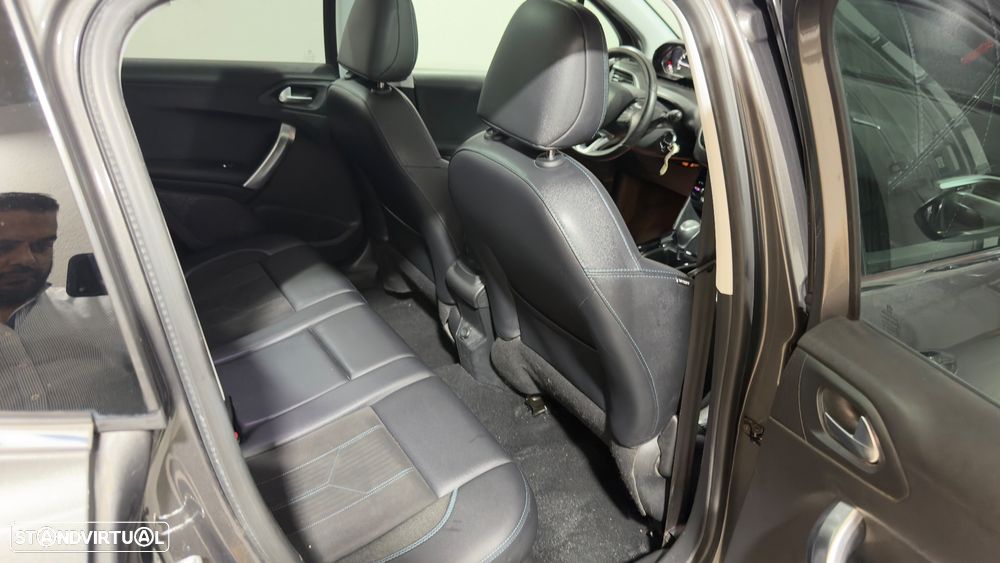 Peugeot 2008 PureTech 110 GPF Stop&Start EAT6 Crossway - 13
