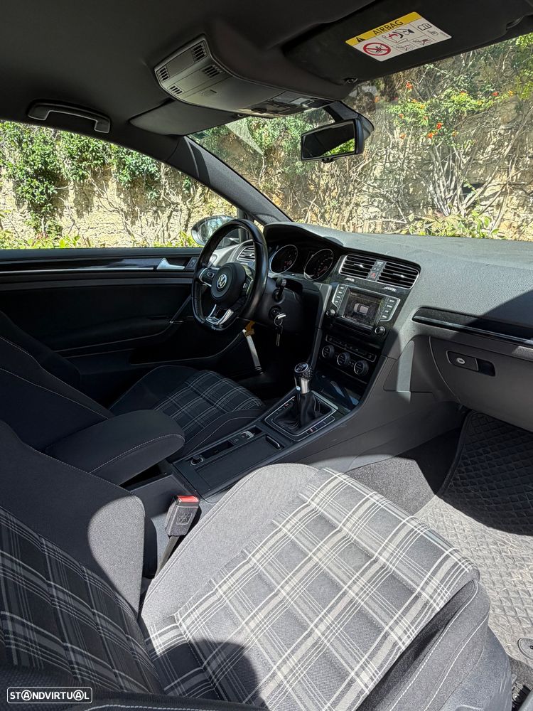 VW Golf 2.0 TDI GTD - 14