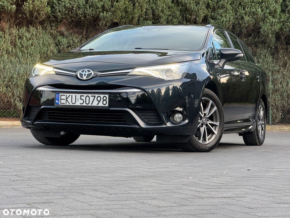 Toyota Avensis - 1