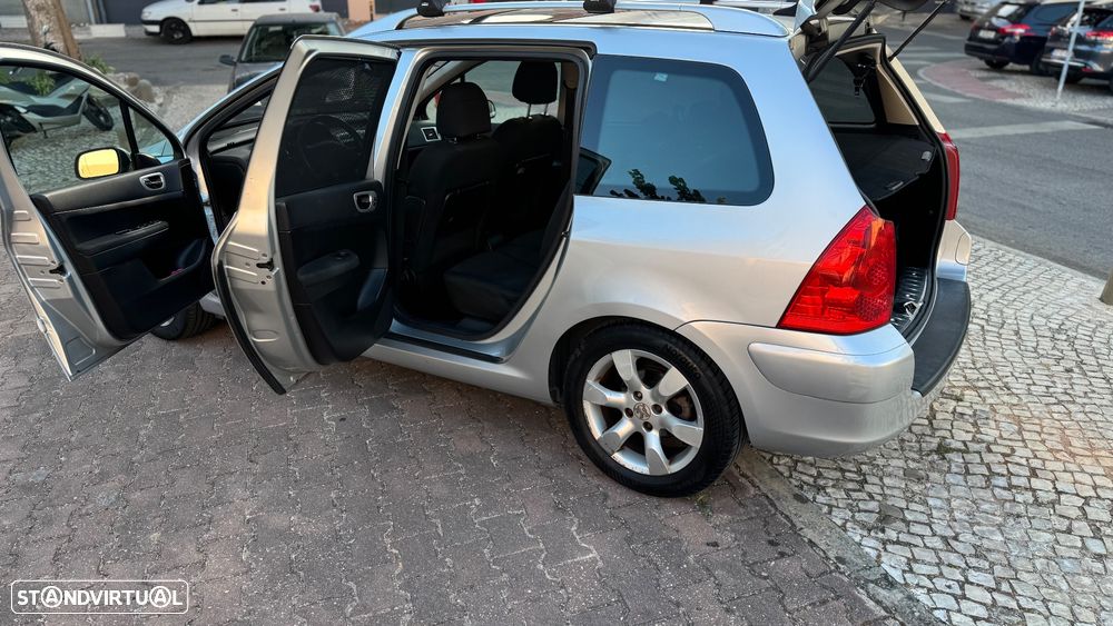 Peugeot 307 SW 1.6 HDi FAP SE Navteq - 14