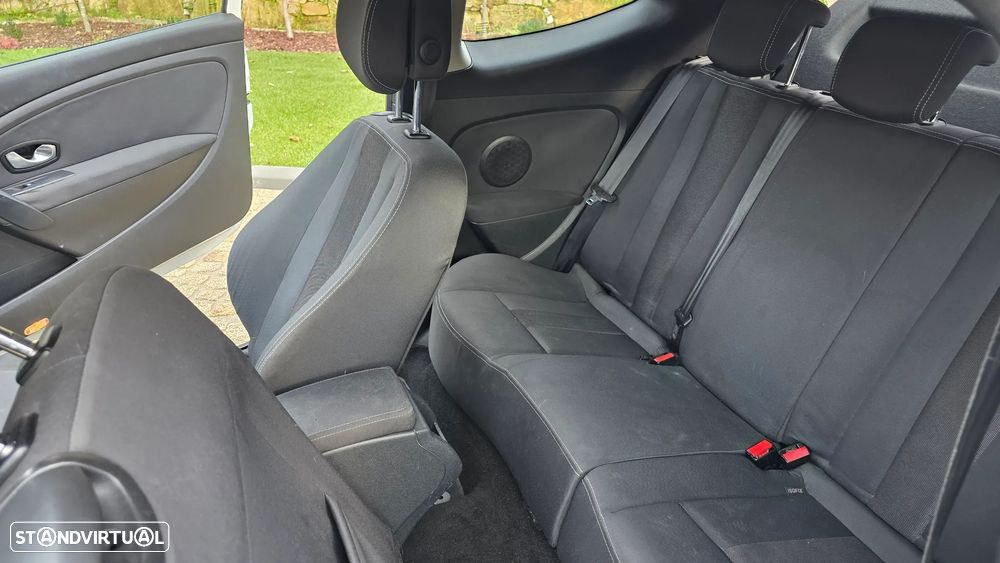 Renault Mégane Coupe 1.5 dCi Dynamique - 9