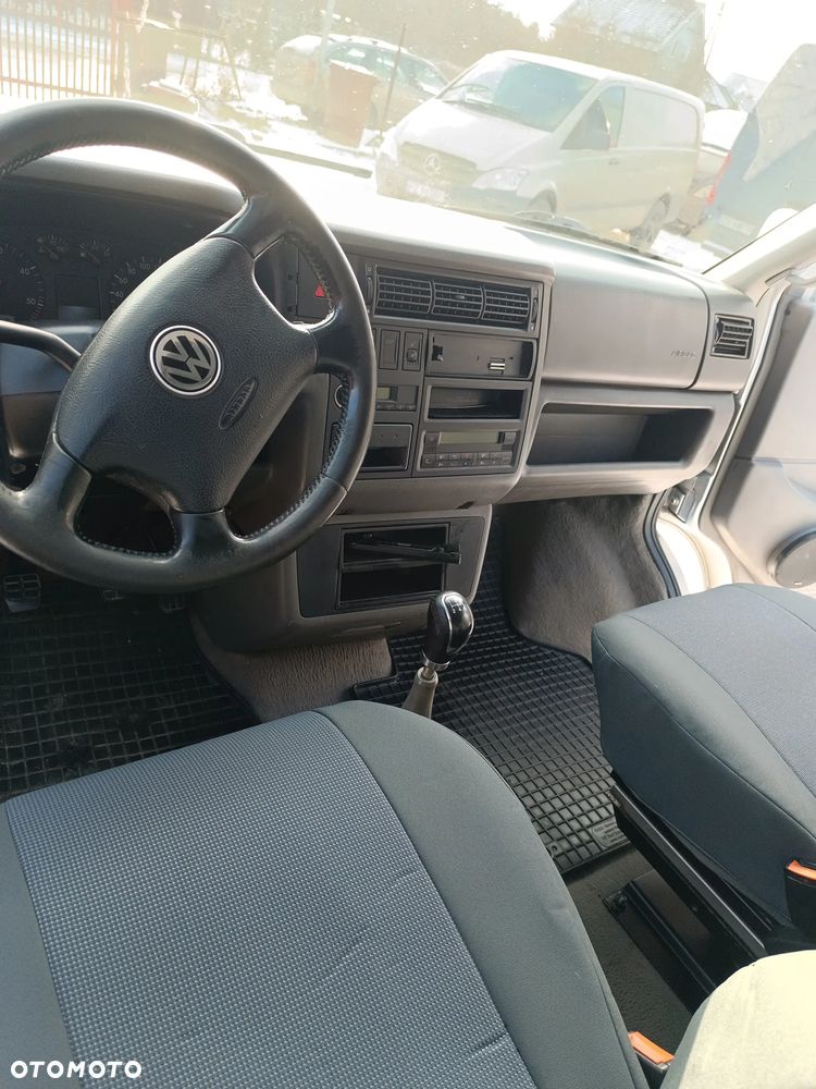 Volkswagen Multivan - 14