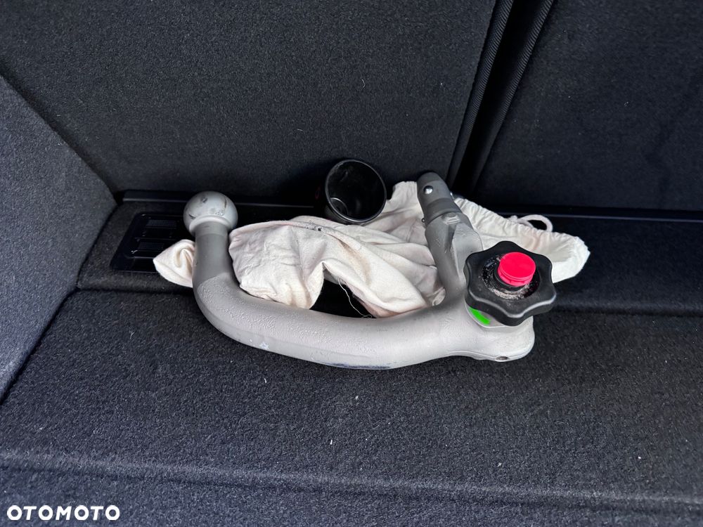 Kia Ceed 1.6 GDI ISG Dream-Team Edition - 34