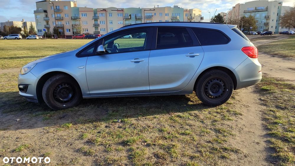 Opel Astra 1.6 CDTI Essentia - 11