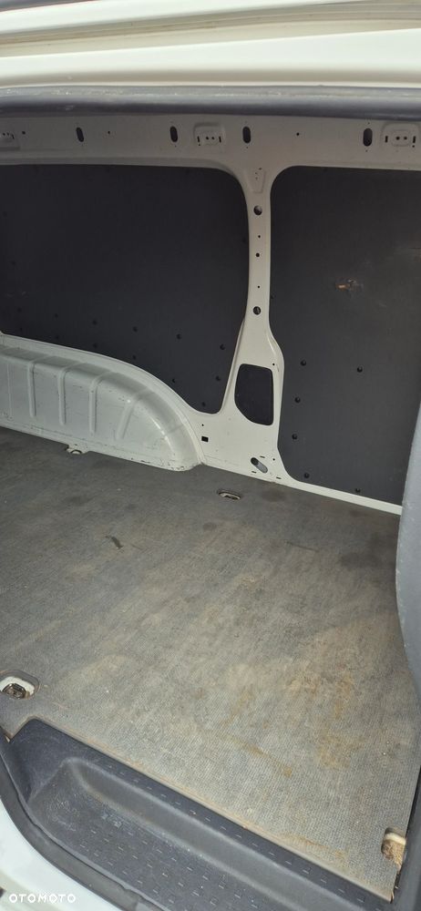 Volkswagen Caddy Maxi - 15
