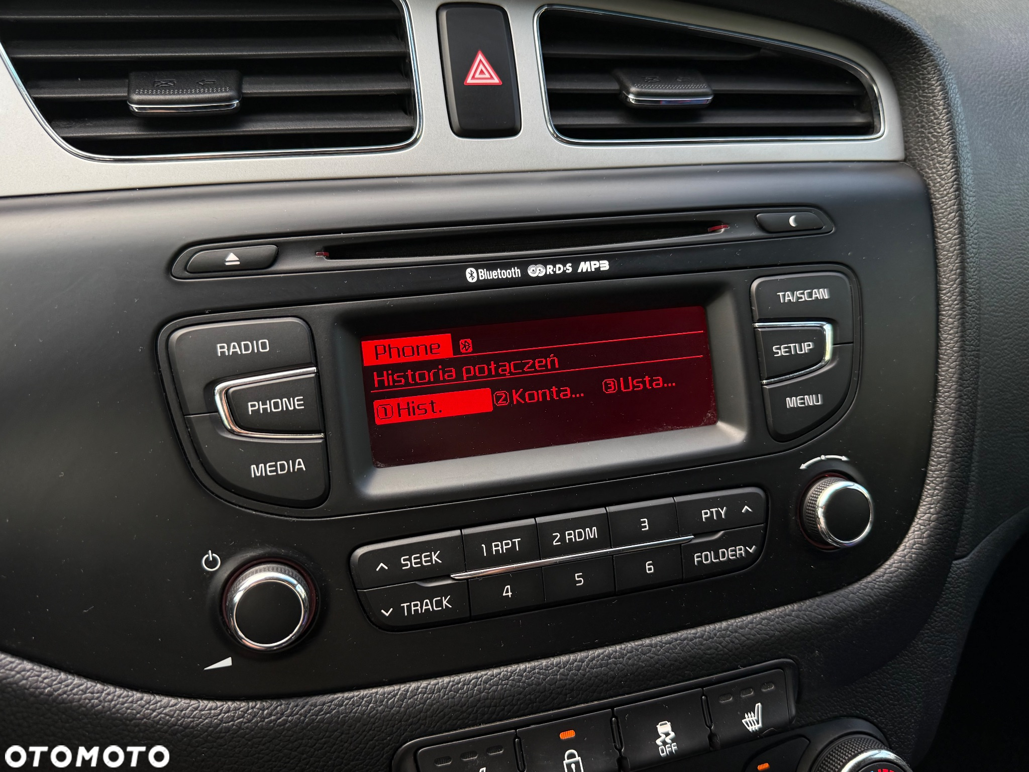 Kia Ceed - 11