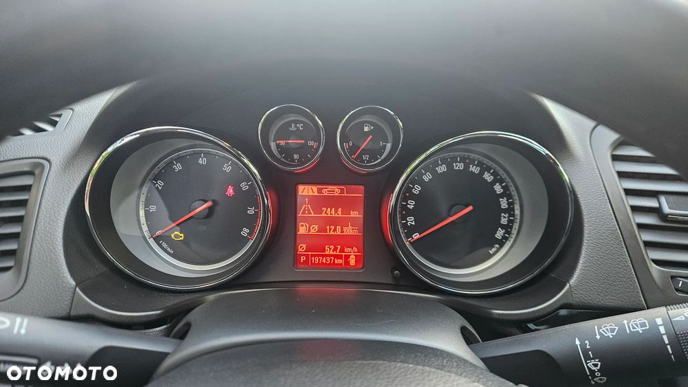 Opel Insignia - 4