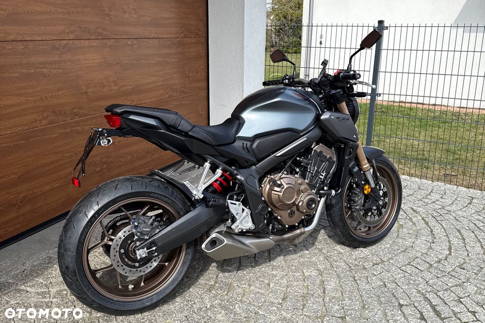 Honda CB - 3