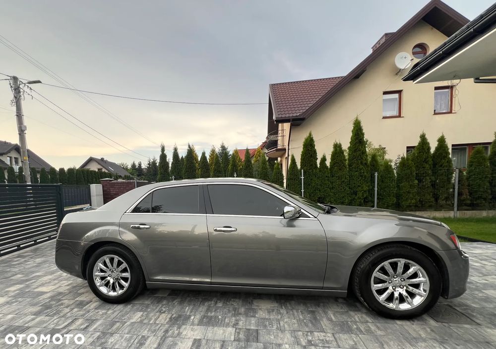 Chrysler 300C 3.5 V6 - 10