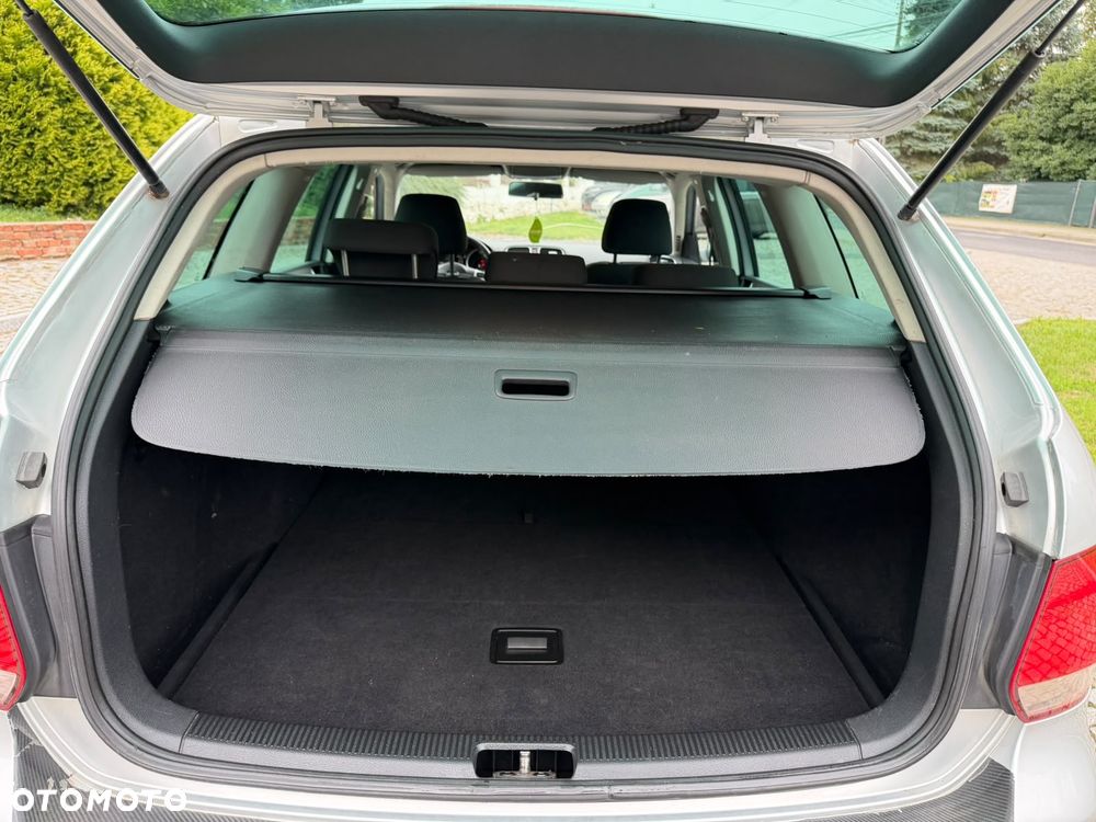 Volkswagen Golf 1.6 TDI Highline - 16