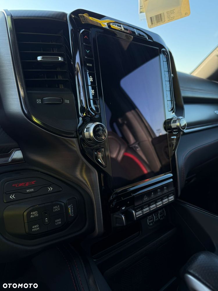 Dodge RAM TRX - 12