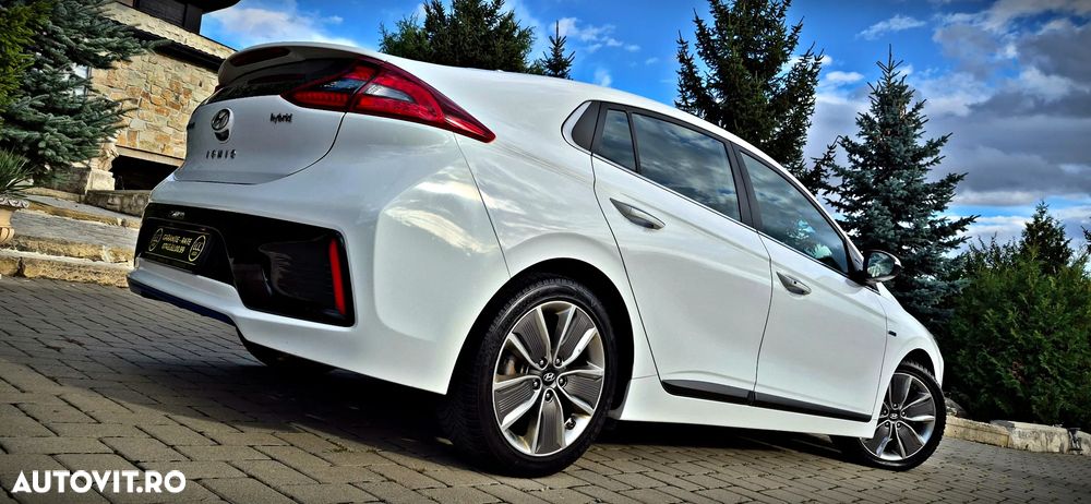 Hyundai IONIQ 1.6 GDI Premium - 17