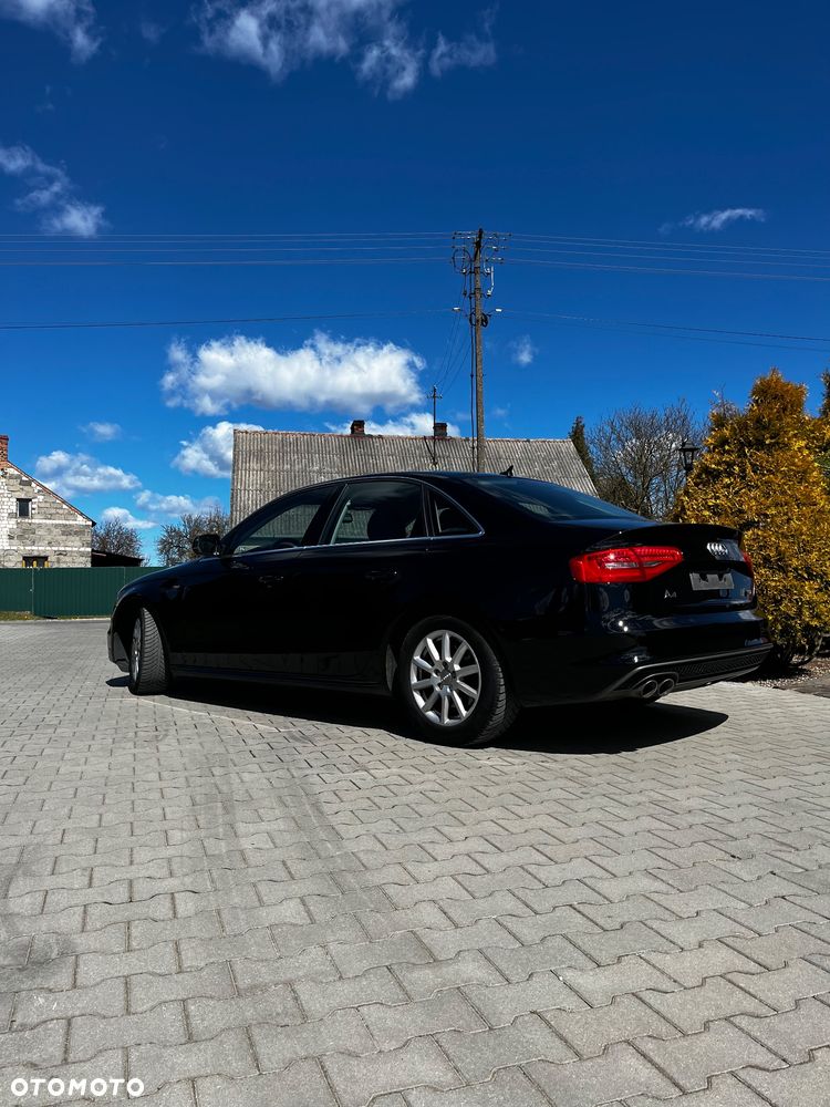 Audi A4 Limousine - 12