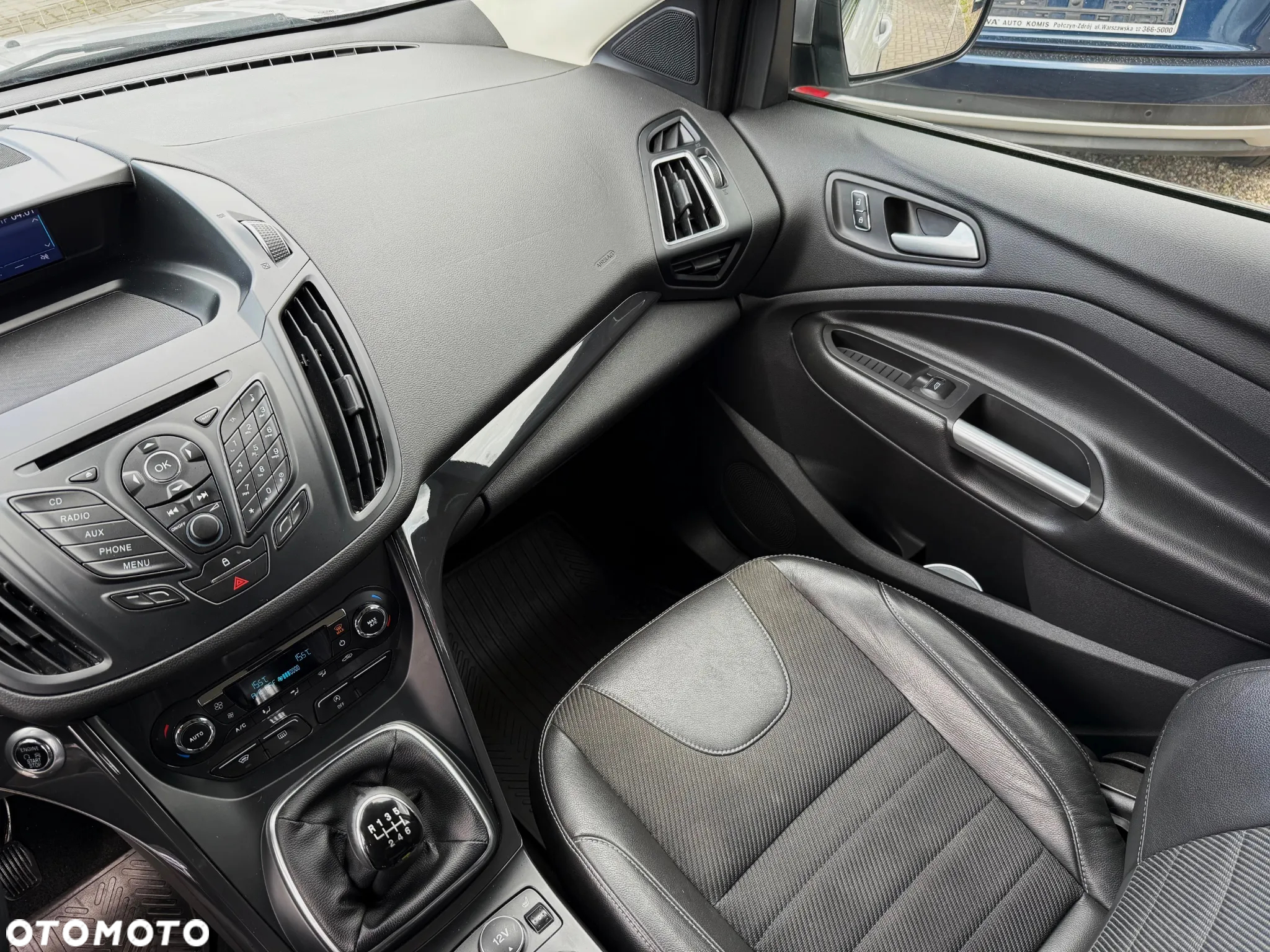 Ford Kuga 1.5 EcoBoost 2x4 Titanium - 16