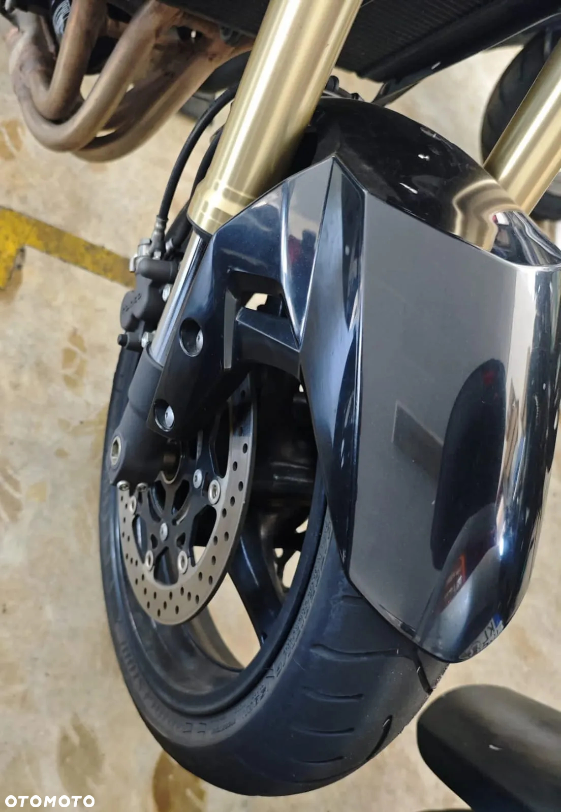 Suzuki GSR - 4