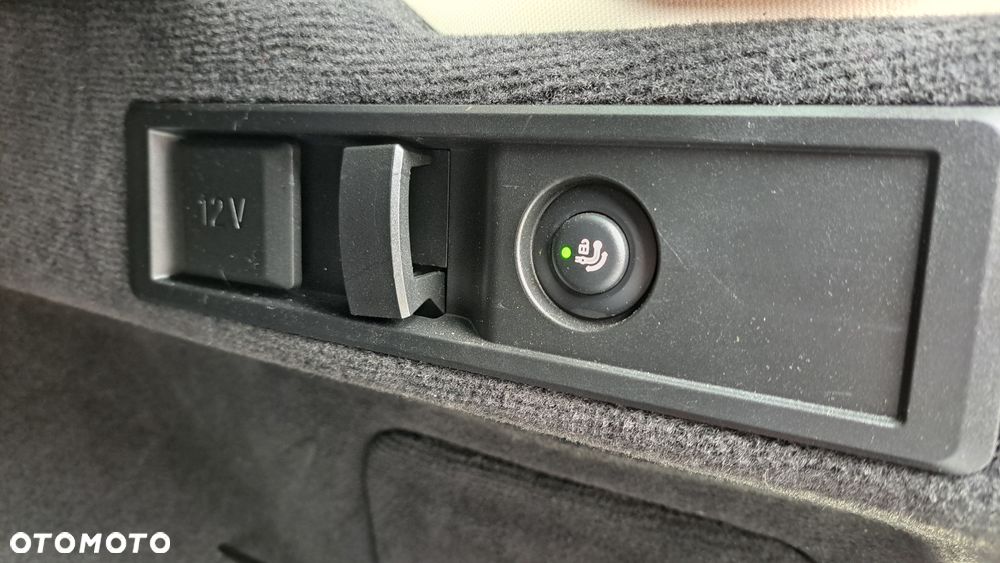 BMW Seria 3 318d MHEV - 23