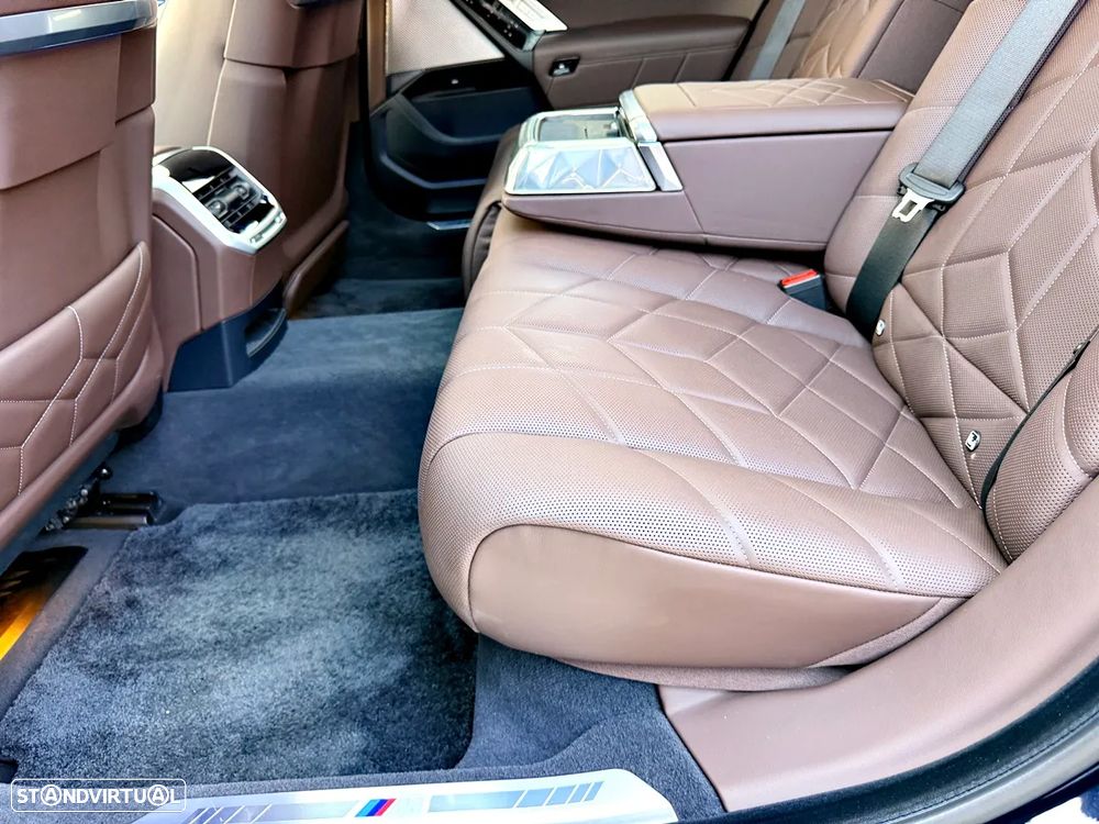 BMW 760 Me xDrive - 41