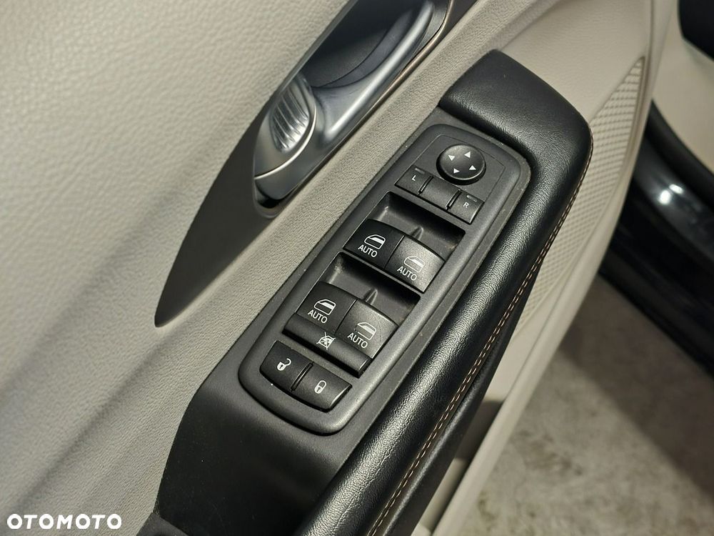 Chrysler Pacifica - 15