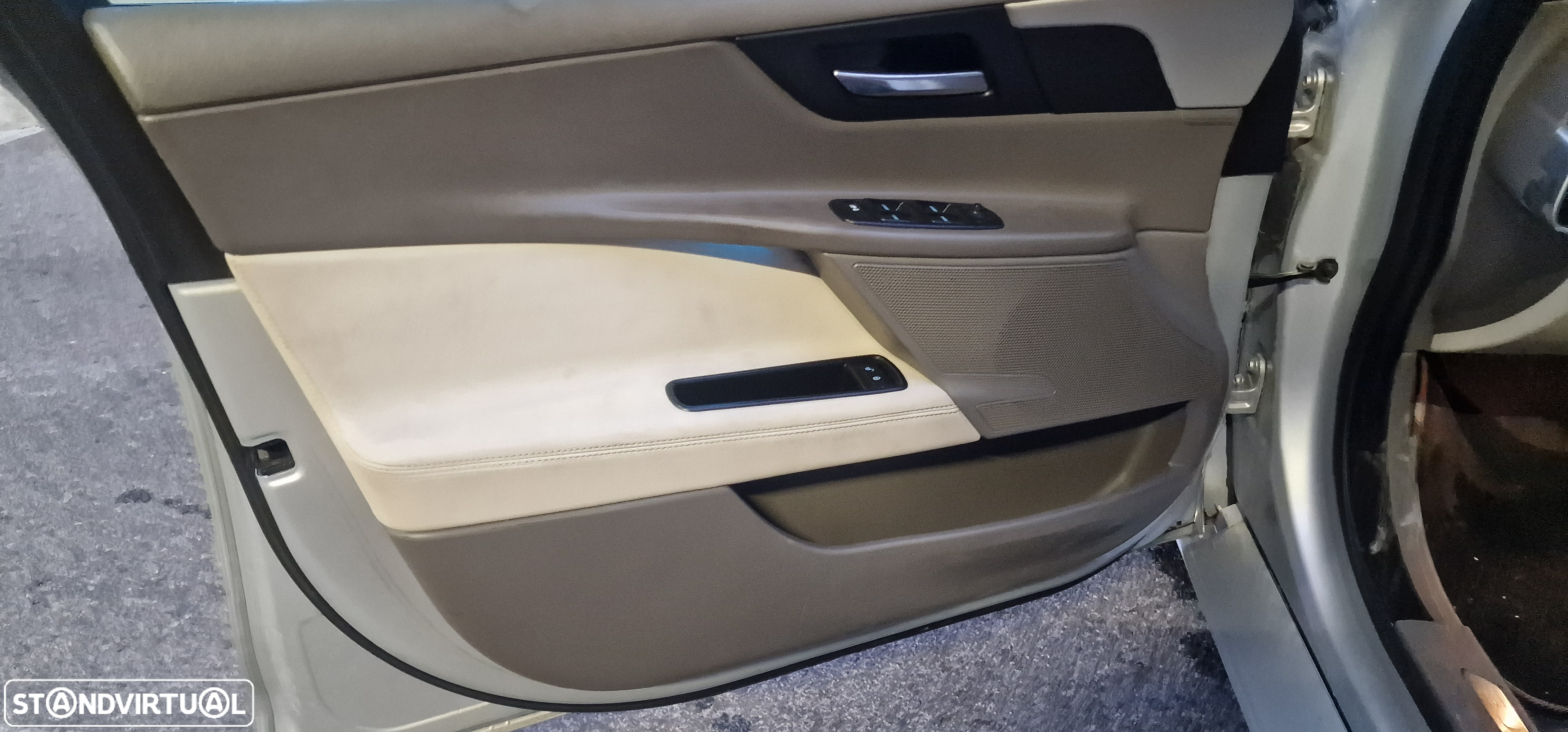 Jaguar XE 2.0 D Prestige Aut. - 13