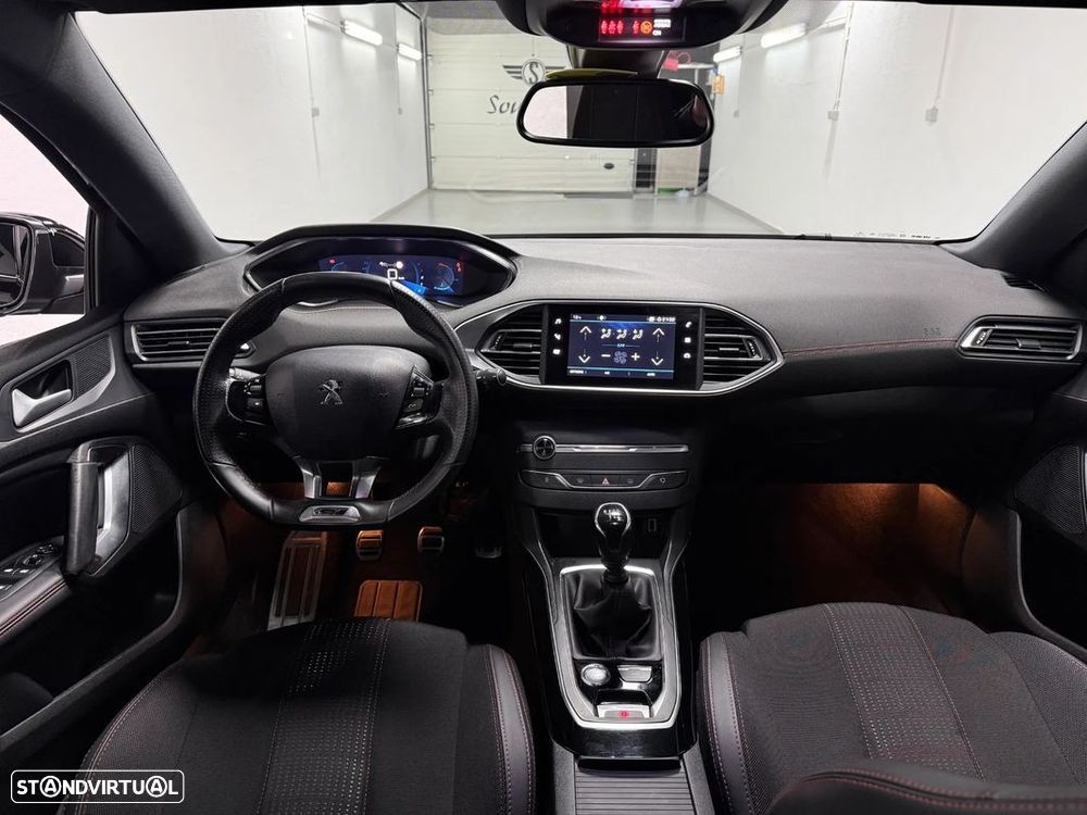 Peugeot 308 1.2 PureTech GT Line - 16