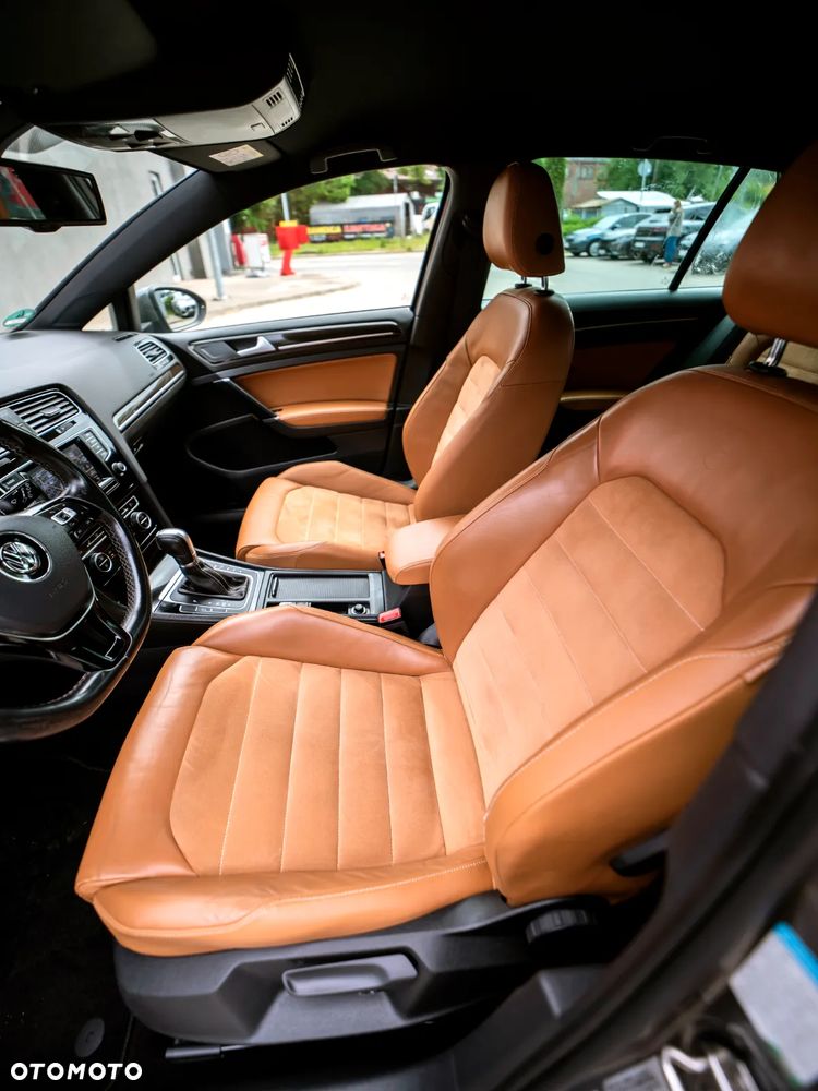 Volkswagen Golf - 31