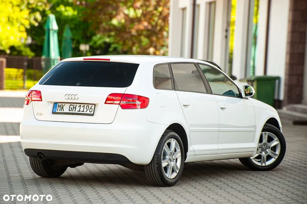 Audi A3 Sportback 1.6 Ambiente - 17
