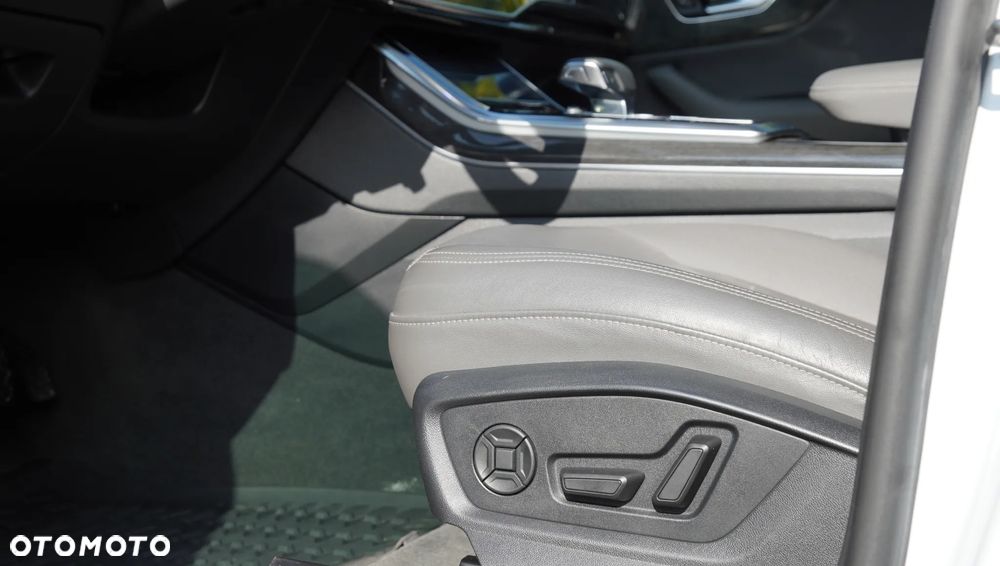 Audi Q8 55 TFSI quattro tiptronic - 23