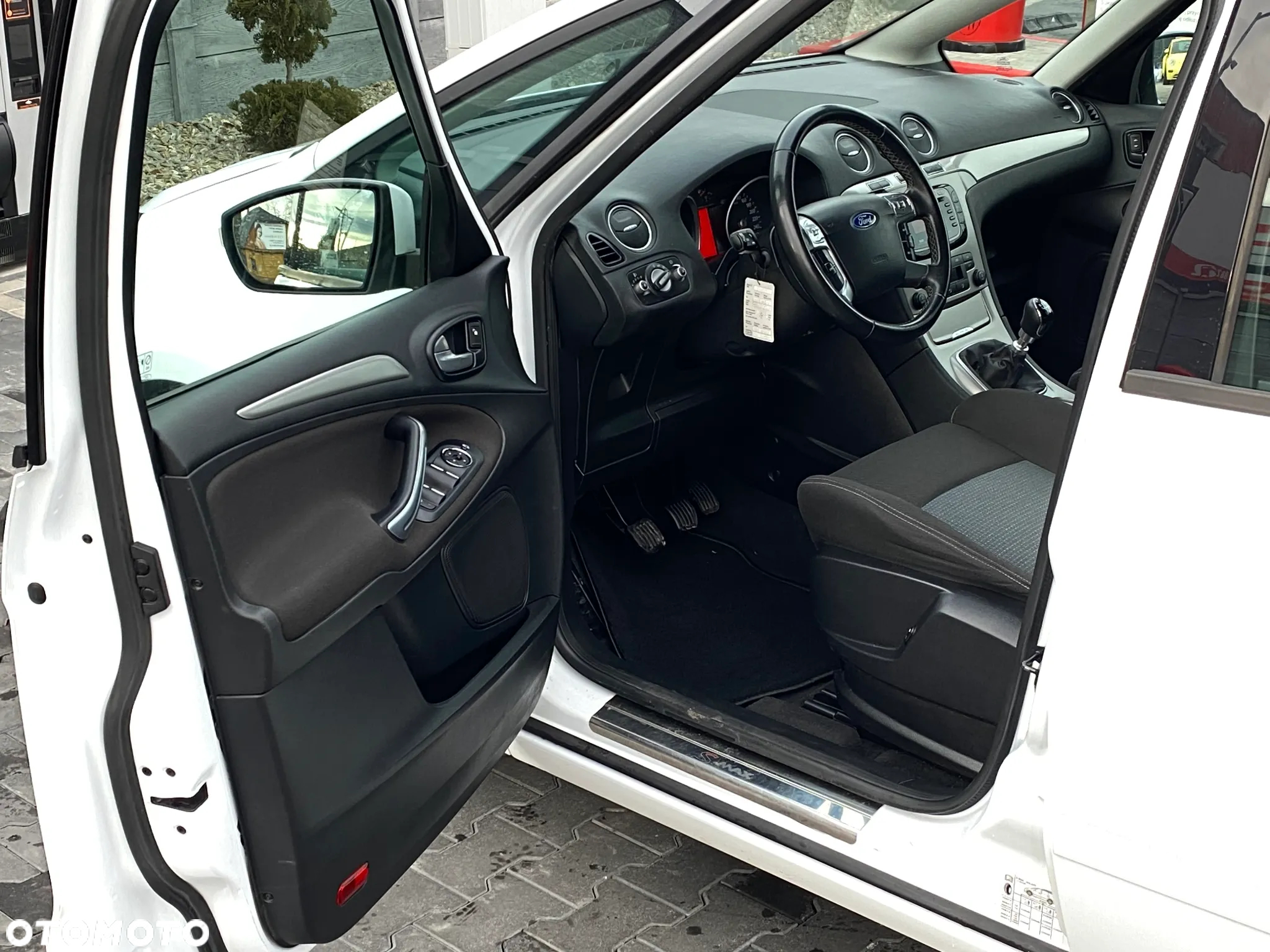 Ford S-Max - 17