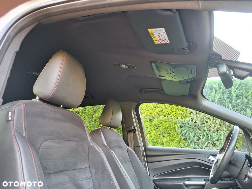 Ford Kuga 2.0 TDCi 2x4 ST-Line - 34
