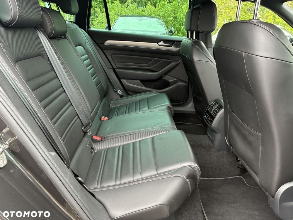 Volkswagen Passat - 17
