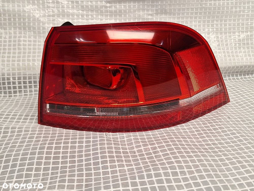 lampa tyl tylna prawa vw passat b7 3af 2010- kombi europa demontaz - 1