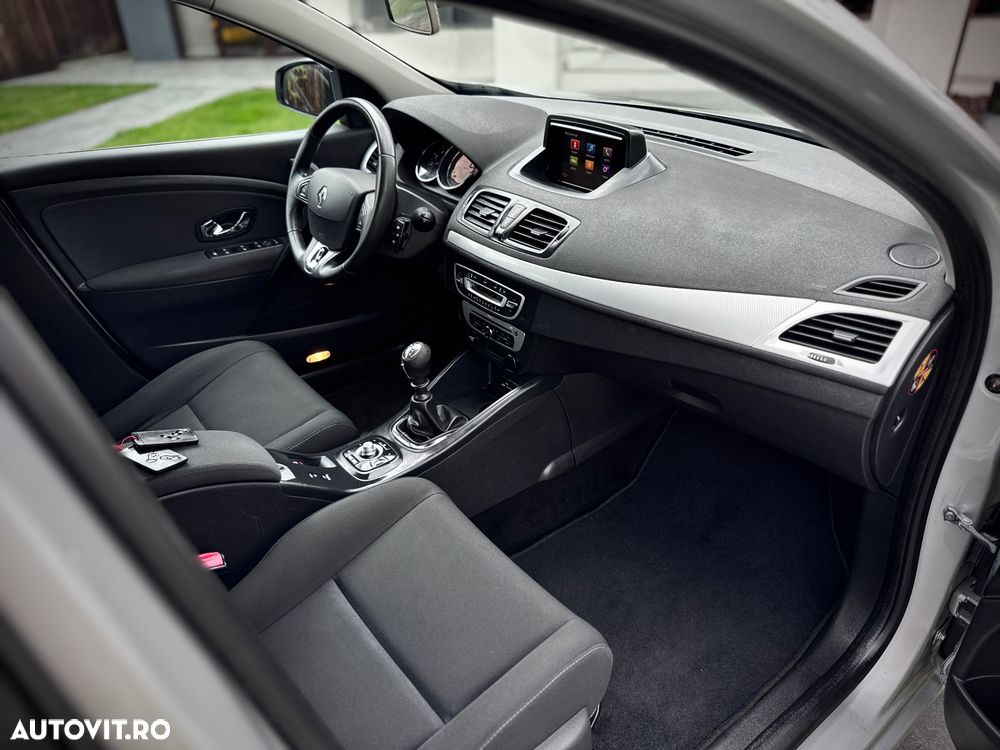 Renault Megane ENERGY dCi 110 Start & Stop LIMITED - 11