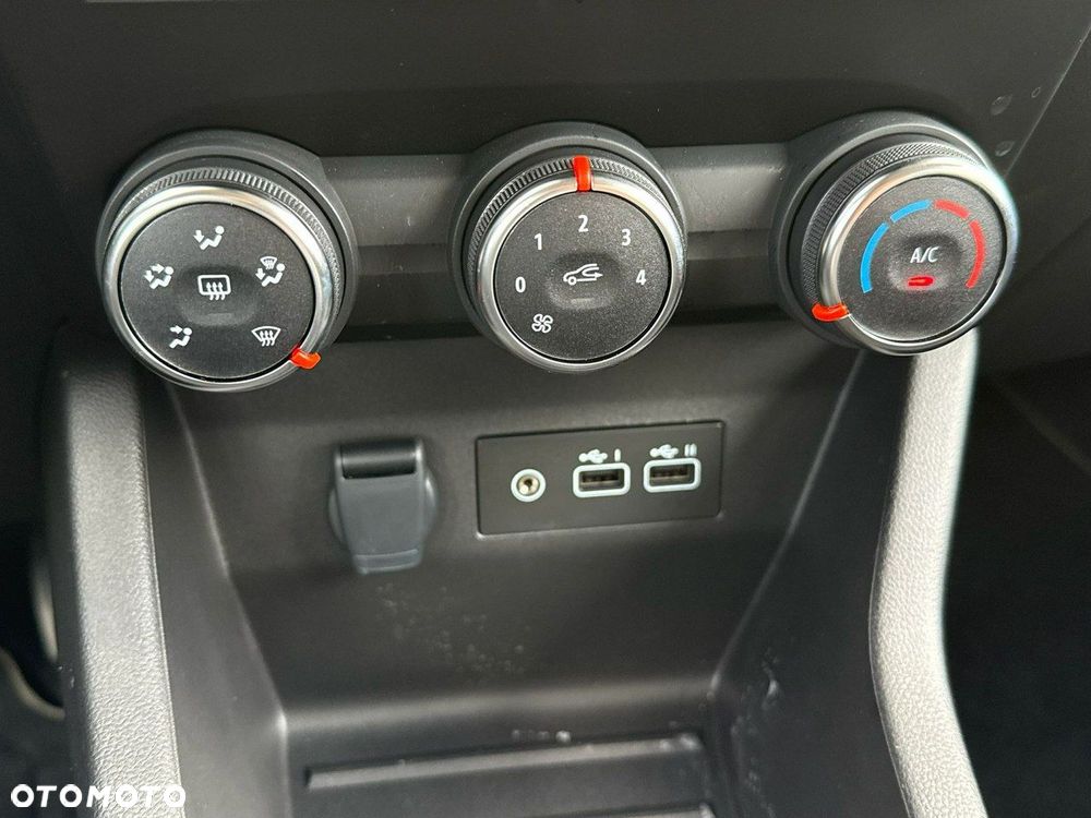 Renault Clio TCe 90 EVOLUTION - 30