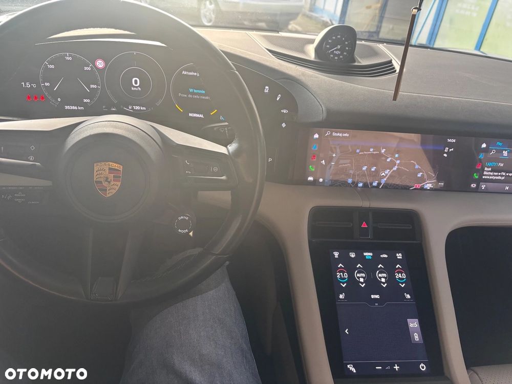 Porsche Taycan - 19