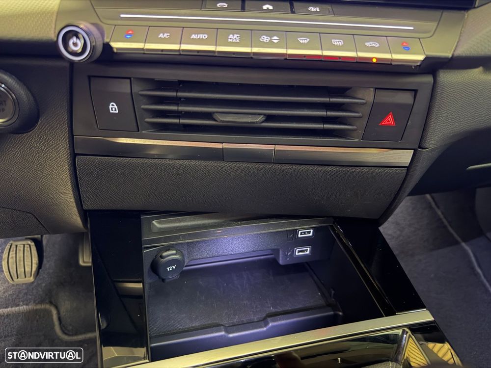 Opel Astra 1.5 D Elegance - 24