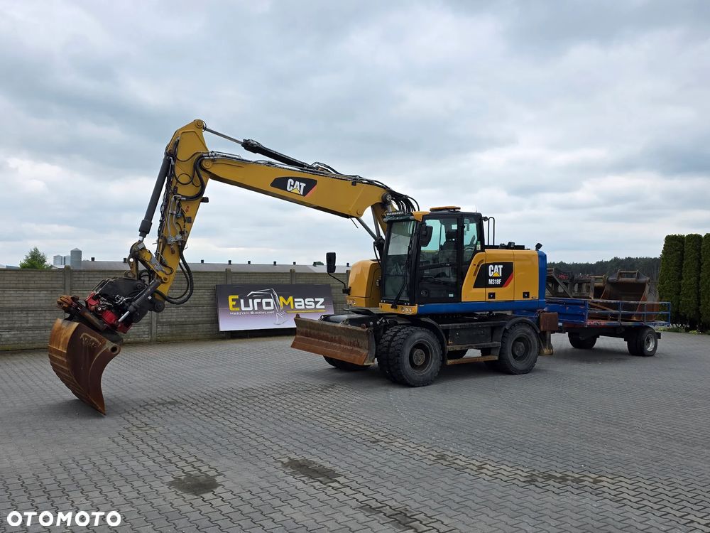 Caterpillar M318F, 2018 ROK, PODPORY + PŁUG, ROTOTILT - 9