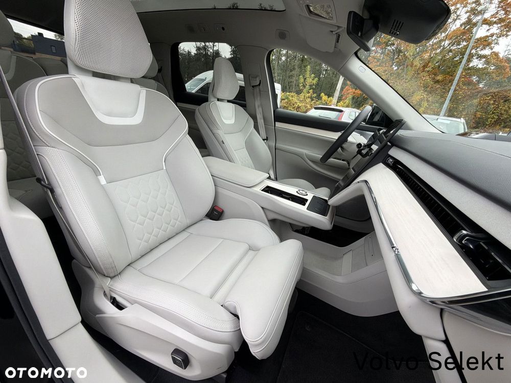 Volvo EX90 - 12
