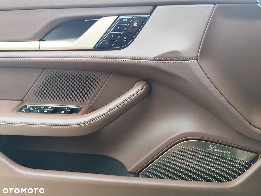 Porsche Taycan Turbo - 17