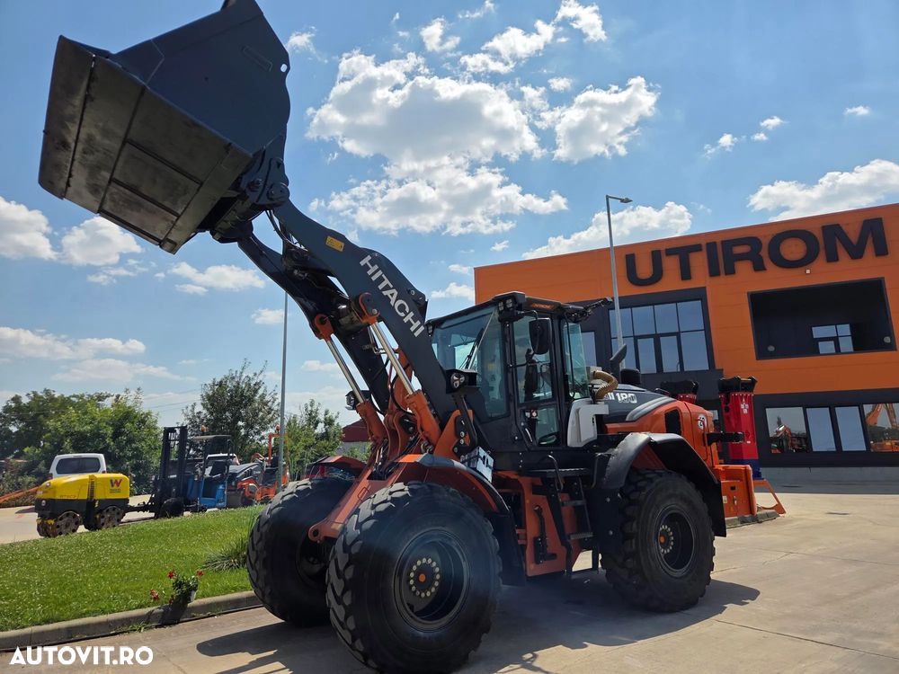 Hitachi ZW180-7, 2022, 3.650h, 13.294km rulati, CUPLA RAPIDA, cupa 3mc, Camera spate si laterale, cantar, gresare automata, Michelin 80% ok, consum mediu 8,9l/h, circ hidr suplm, masa operationala 18t,CA NOU-posibilitate leasing 4 ani-PROMOTIE 99.900 EUR+Tva - 11