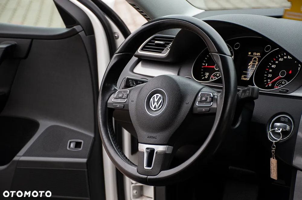 Volkswagen Passat 2.0 Blue TDI SCR Highline - 32