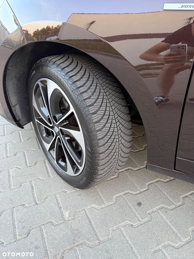 Renault Megane ENERGY TCe 130 Start & Stop Bose Edition - 4