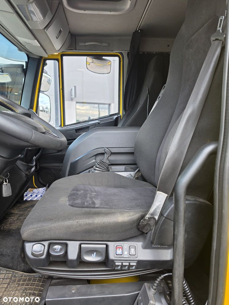 Iveco 120E 220 - 17