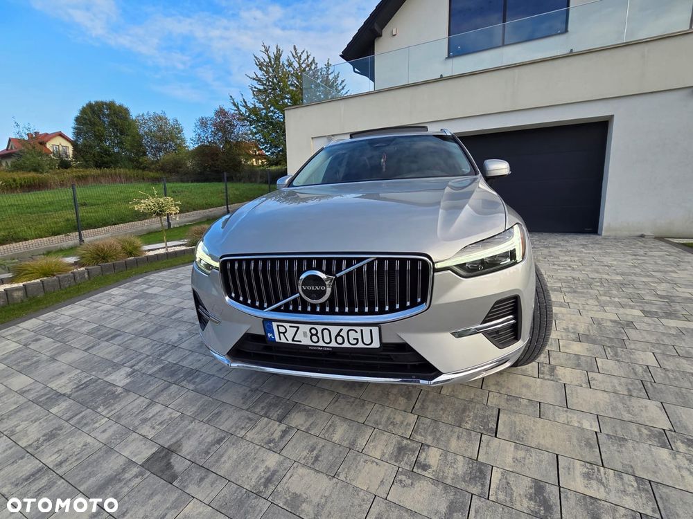 Volvo XC 60 T8 Plug-In Hybrid AWD Plus Bright - 2