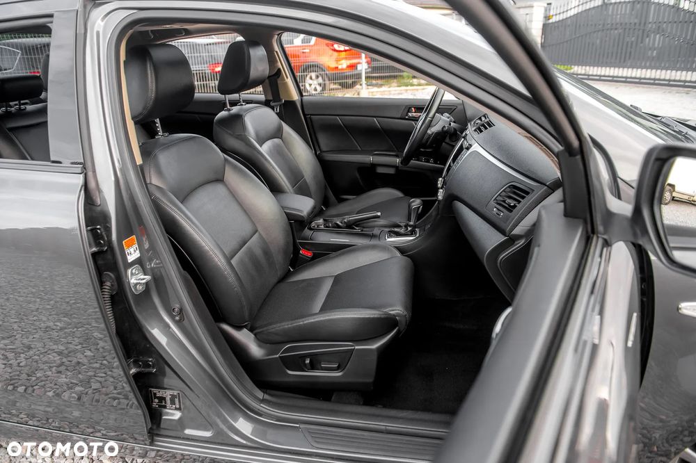 Suzuki Kizashi 2.4 Sport 4WD CVT - 20