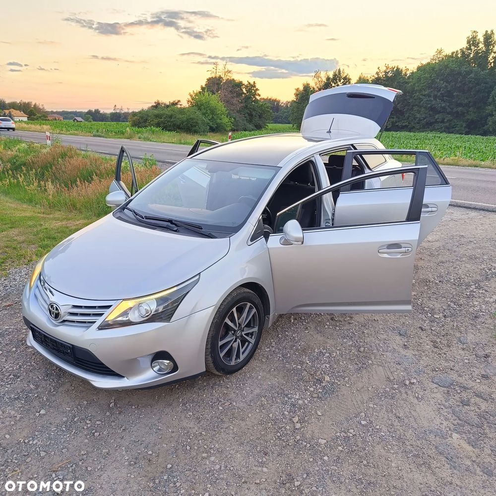 Toyota Avensis 2.0 D-4D Comfort - 11