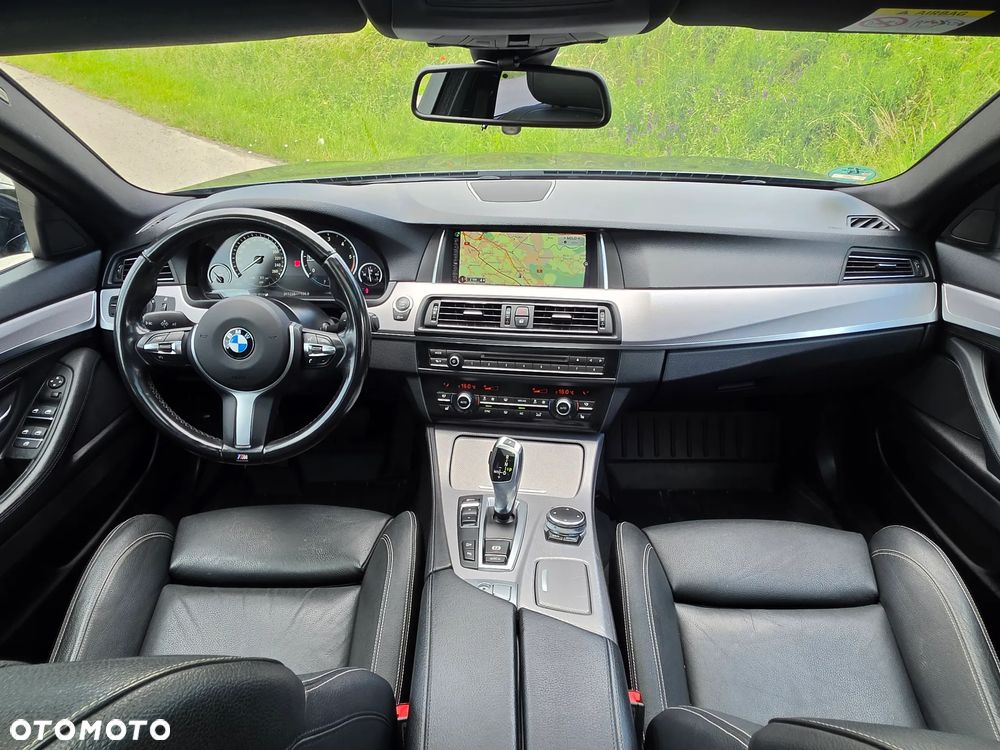 BMW Seria 5 525d xDrive - 36
