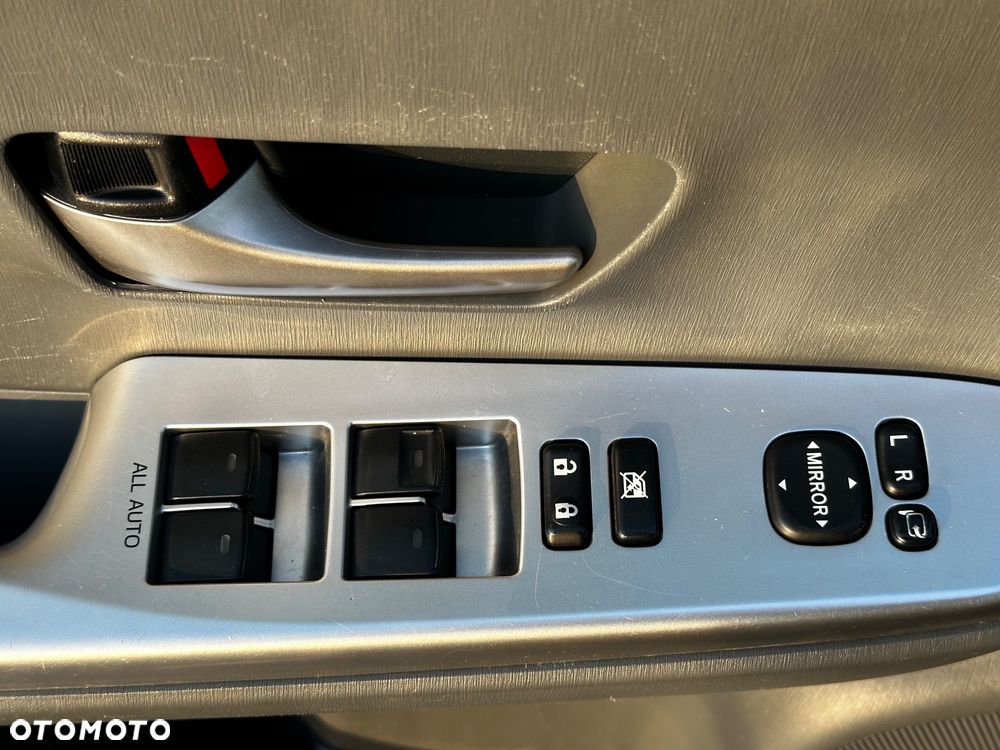 Toyota Prius+ (Hybrid) - 37